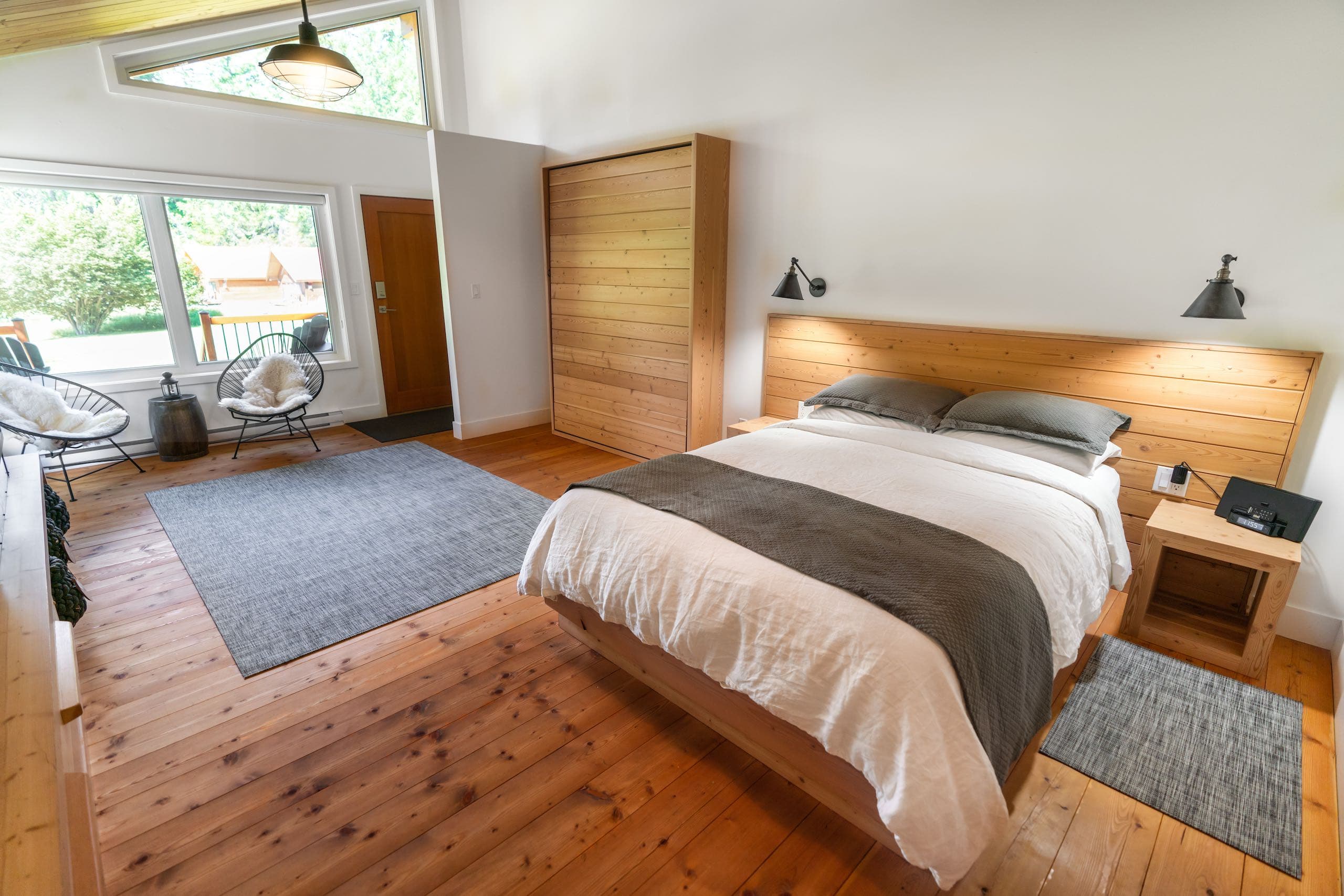 Bedroom with seating area